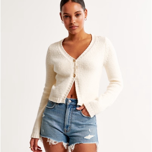 Abercrombie High Rise Mom Short | Medium Destory - Picture 7 of 10